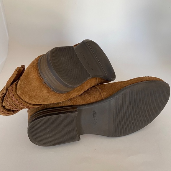 Minnetonka Dixson Brown Suede Bootie - Picture 9 of 9